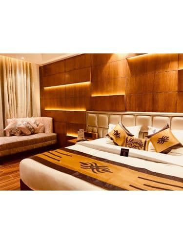 Deluxe Room with complimentary Hi Tea from 04pm till 06pm