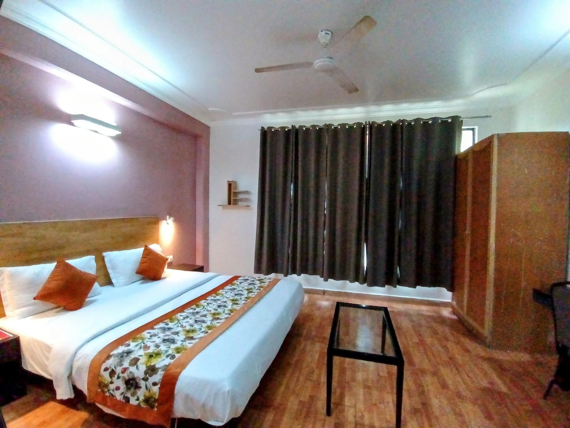 โรงแรม เดอะ เซนทรัม นิว เฟรนด์ส โคลอนี (Hotel The Centrum New Friends Colony)0