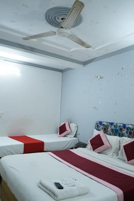 Deluxe Double Room (2 Adults + 1 Child)