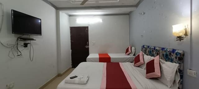 Deluxe Double Room (2 Adults + 1 Child)