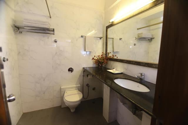 Semi Deluxe Room