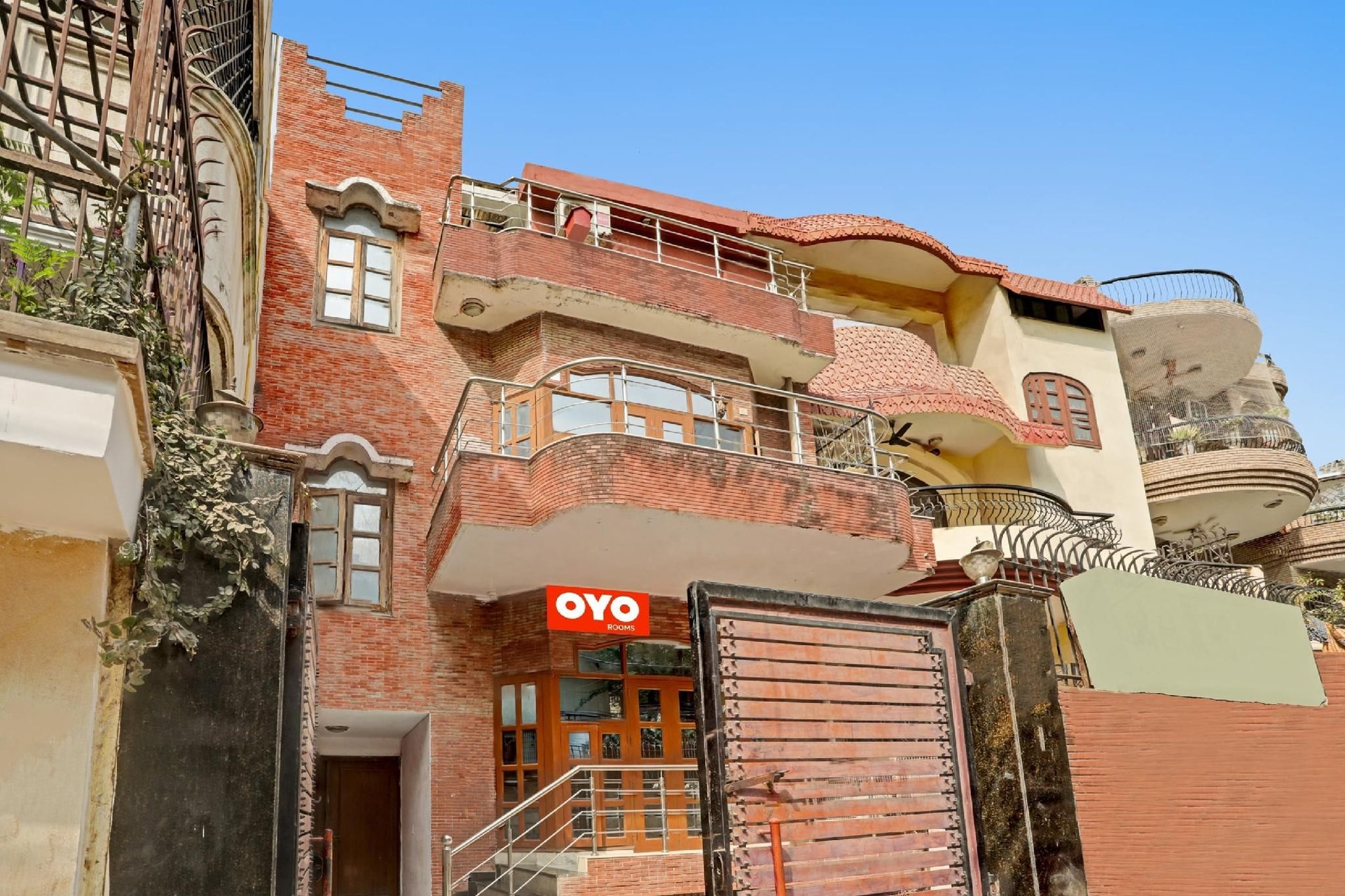 Hotel O Premium Stay Near Dlf Avenue Saket3