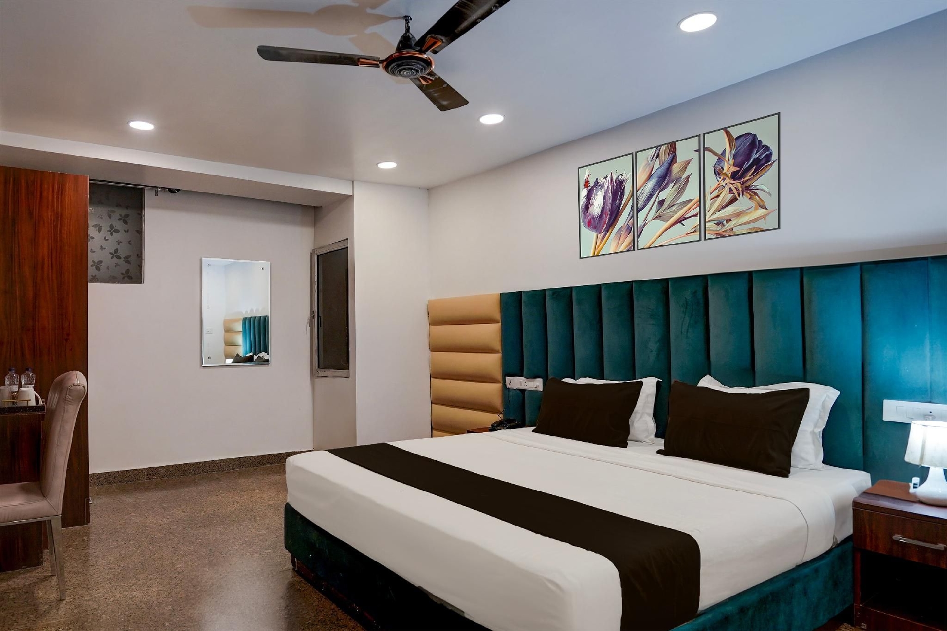 โฮเทล โอ อาร์ เอส โกลเดน บาย อาร์เอส กรุ๊ป (Hotel O R S Golden by RS Group)3