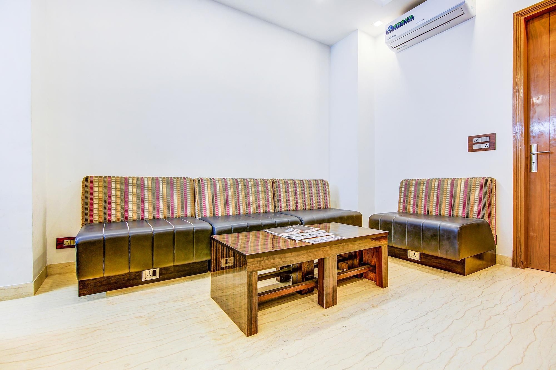 แฟ็บโฮเต็ล ฟลอยด์ (FabHotel Floyd)4