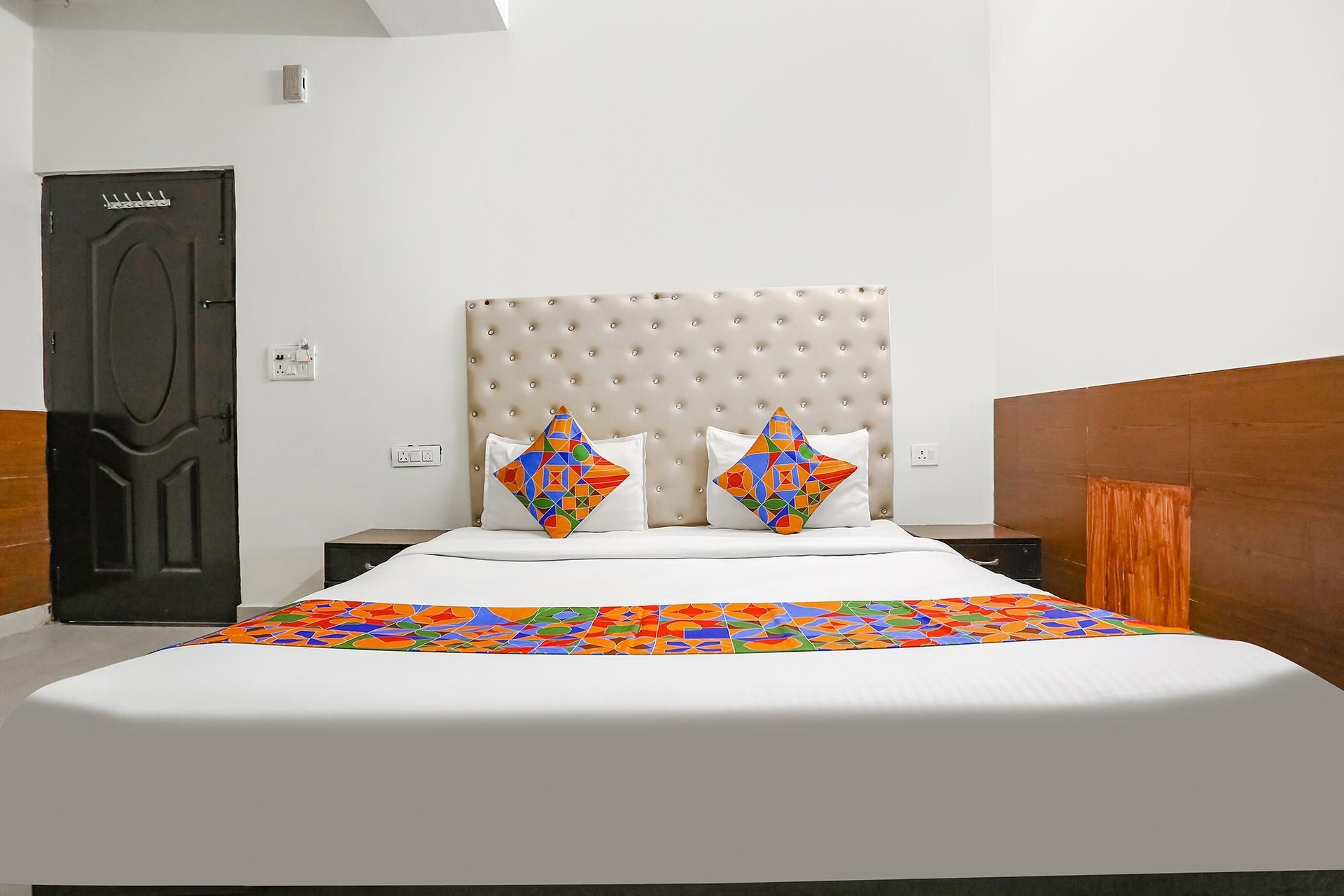 โรงแรมแฟบโฮเทล เดอะ ลาซีซ (FabHotel The Lazeez)3
