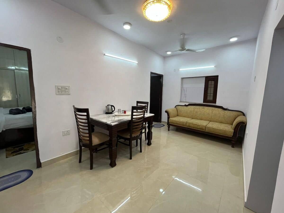 ฟอร์จูน โฮม เซอร์วิส อพาร์ตเมนต์ 1 BHK แอล-73เอ ซาเกต ฟอร์จูน โฮม เซอร์วิส อพาร์ตเมนต์ 1 BHK แอล-73เอ ซาเกต