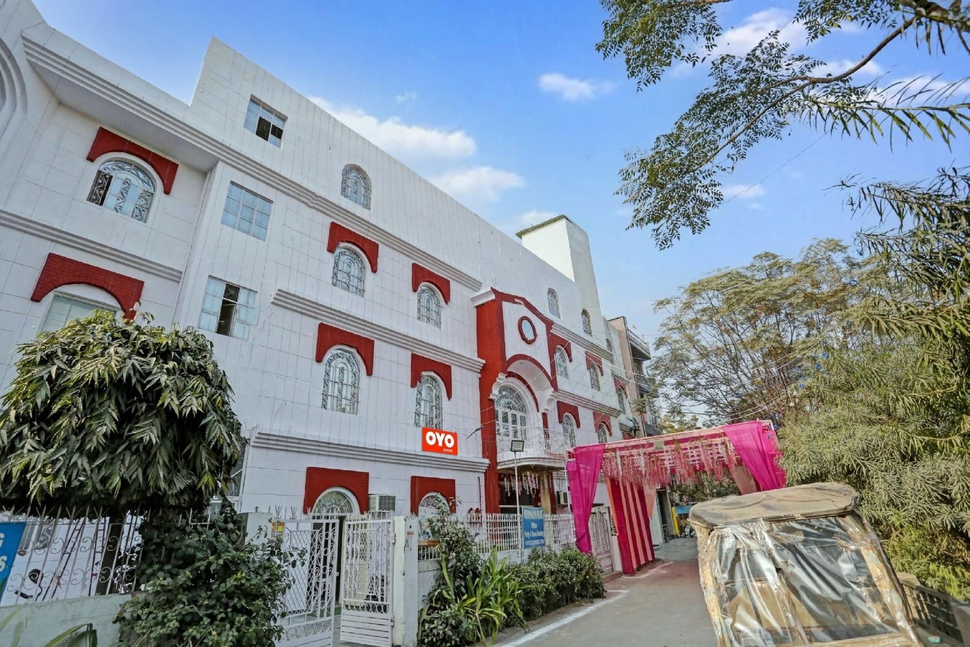 โรงแรมโอ โอเอ็ม เรสซิเดนซี ใกล้โลตัสเทมเพิล ใกล้บีคาเนอร์ สวีท (Hotel O OM RESIDENCY NEAR LOTUS TEMPLE NEAR BY BIKANER SWEET)1