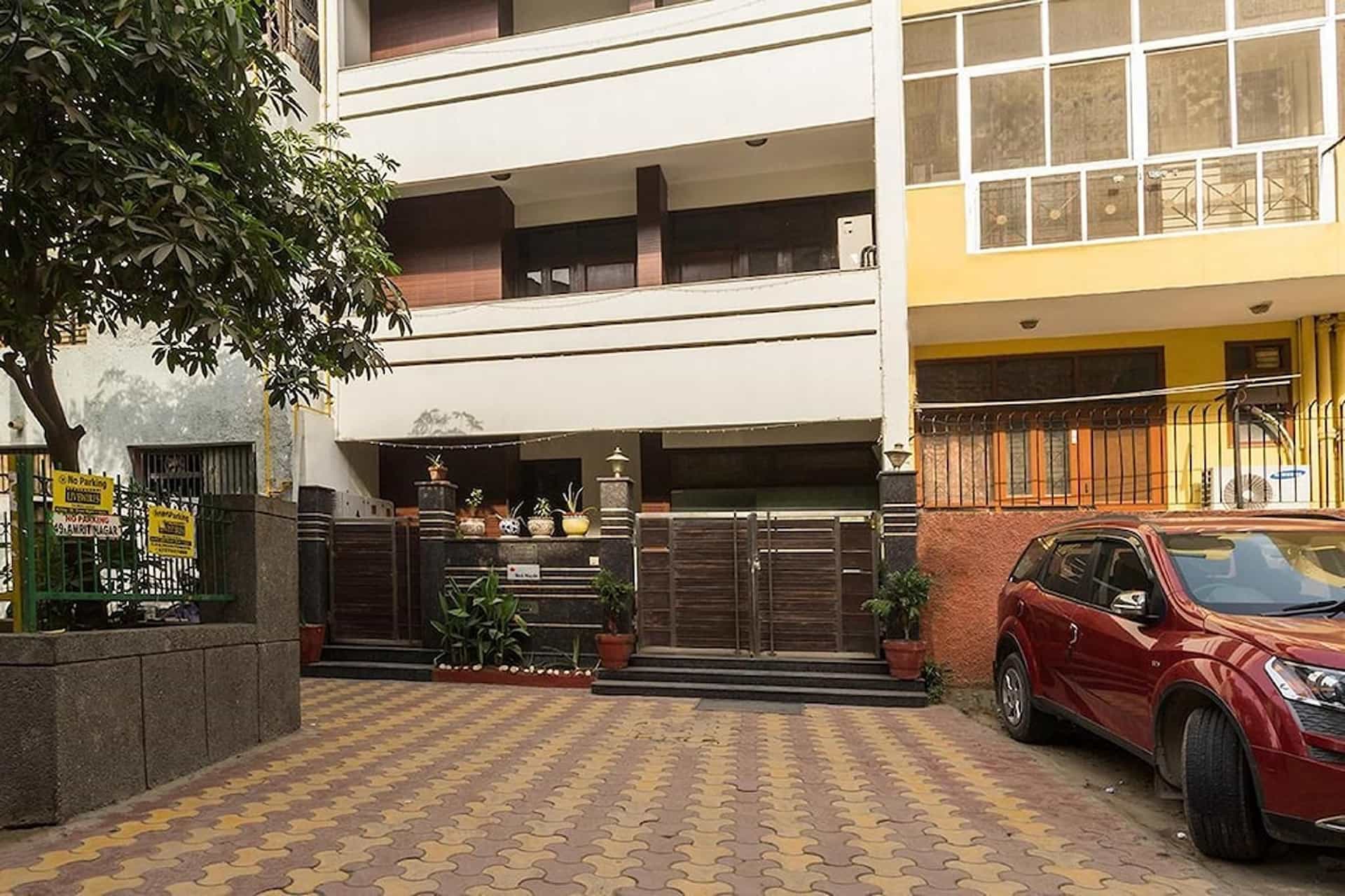 Greenleaf Apartment and Suites, Chittaranjan Park
