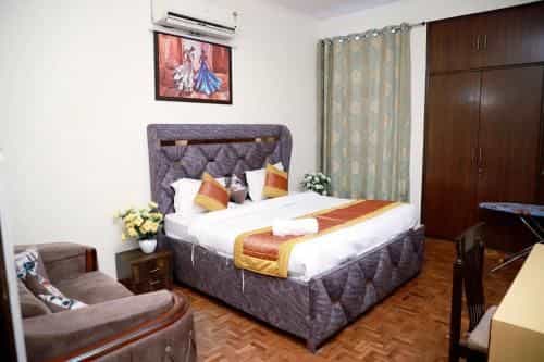 Divine India Service Apartment 3Bhk, E28 Saket 1B