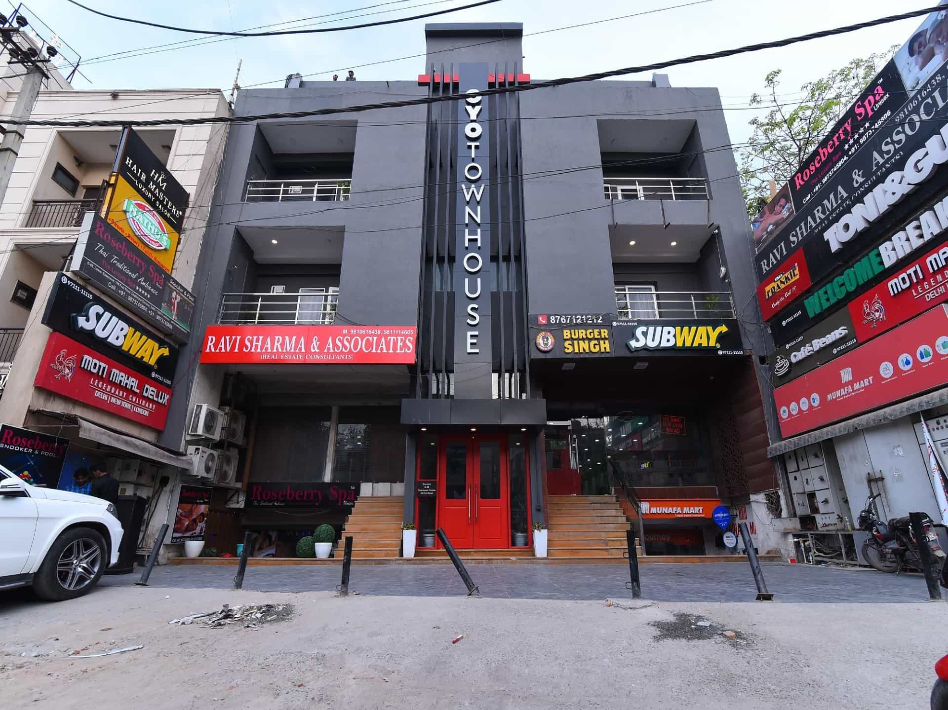 Townhouse Rudra Inn Near Chhatarpur Metro Station