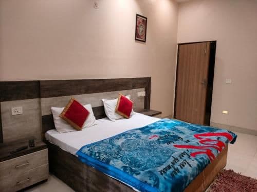 Deluxe Air Conditioning Room