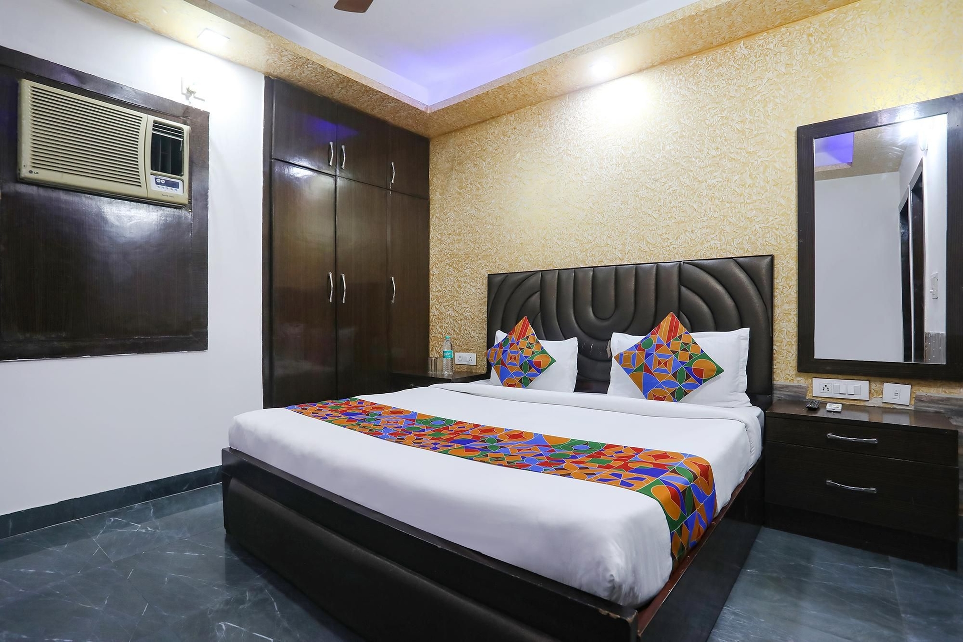 แฟ็บโฮเทล เอ็นเค เรสซิเดนซี (FabHotel NK Residency)3