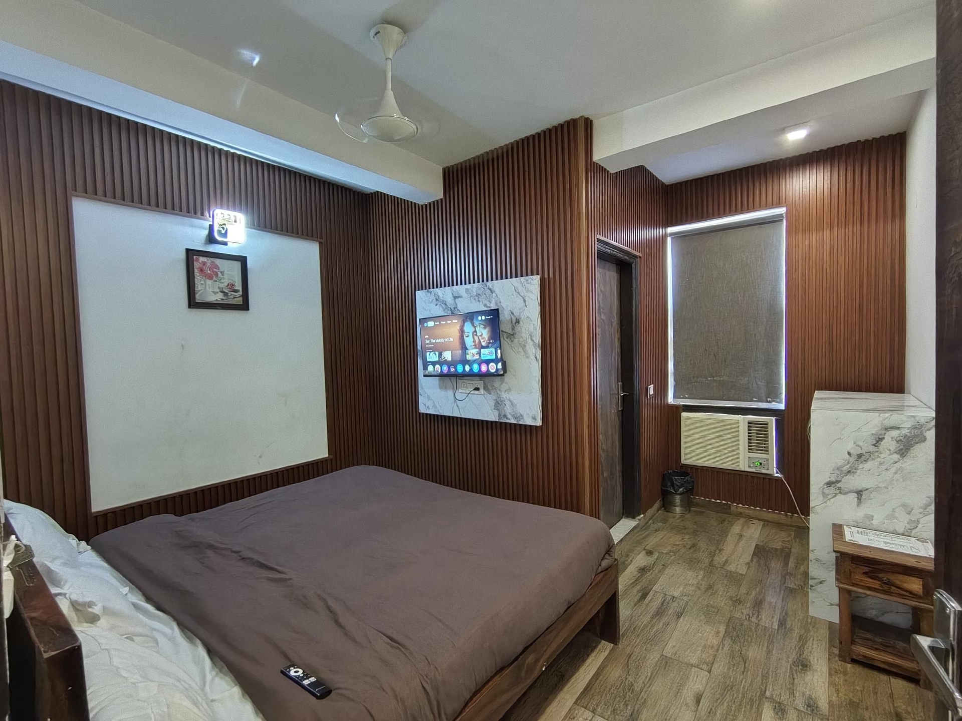 บลู ลากูน อินน์ (BLU LAGOON INN)1