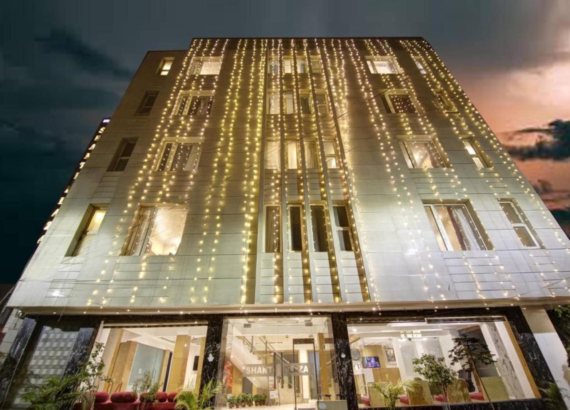 โรงแรม ชานติ พลาซ่า ใกล้เดินจากนิวเดลี โรงแรม ชานติ พลาซ่า ใกล้เดินจากนิวเดลี