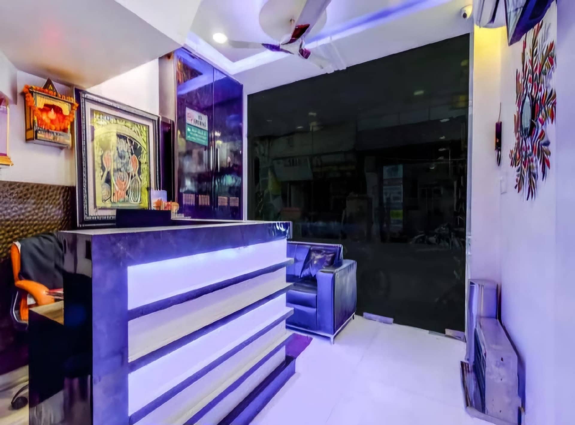 โรงแรม สาร์ธัก พาเลซ โรงแรม สาร์ธัก พาเลซ
