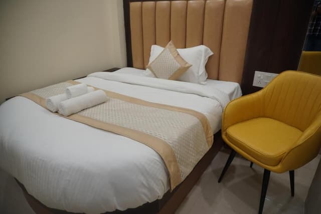 Single Room with Private Bathroom