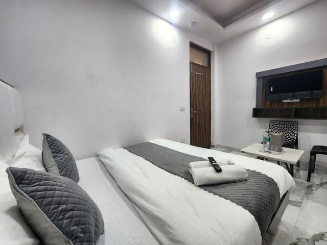 Deluxe Single Room, Balcony, City View