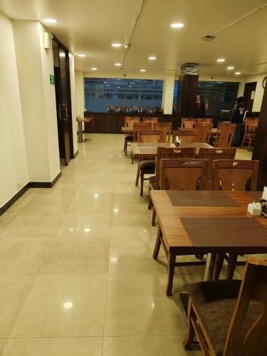 โรสมัลโลว์ โฮเทล (Rosemallow Hotel)1