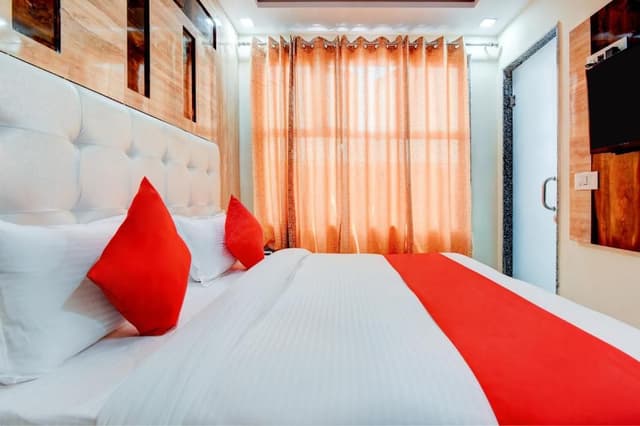 Deluxe Family Room