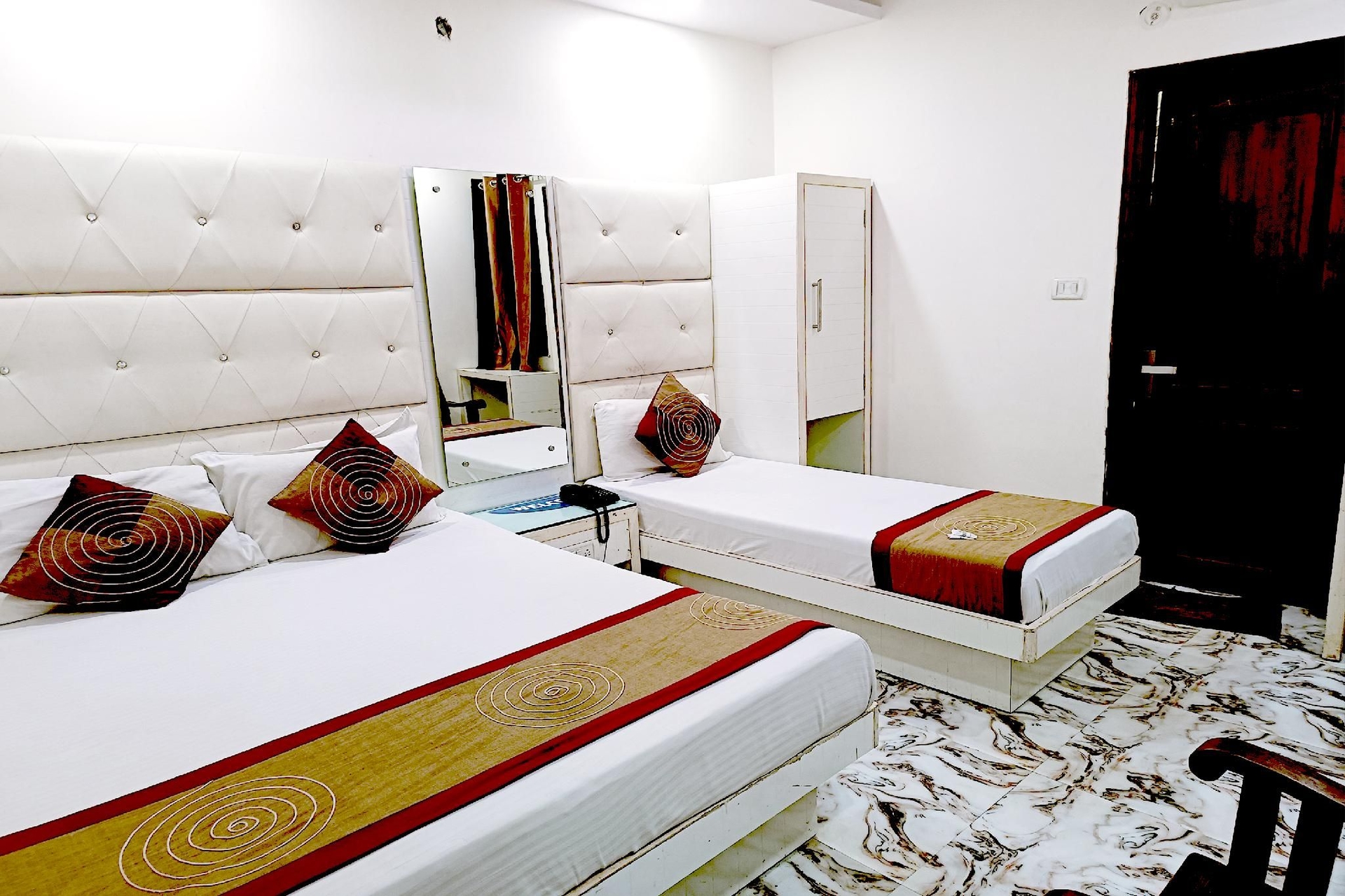 โฮเทล คริสตัล เดอลุกซ์ แอท นิวเดลี เรลเวย์ สเตชัน (Hotel Crystal Deluxe @New Delhi Railway Station)1