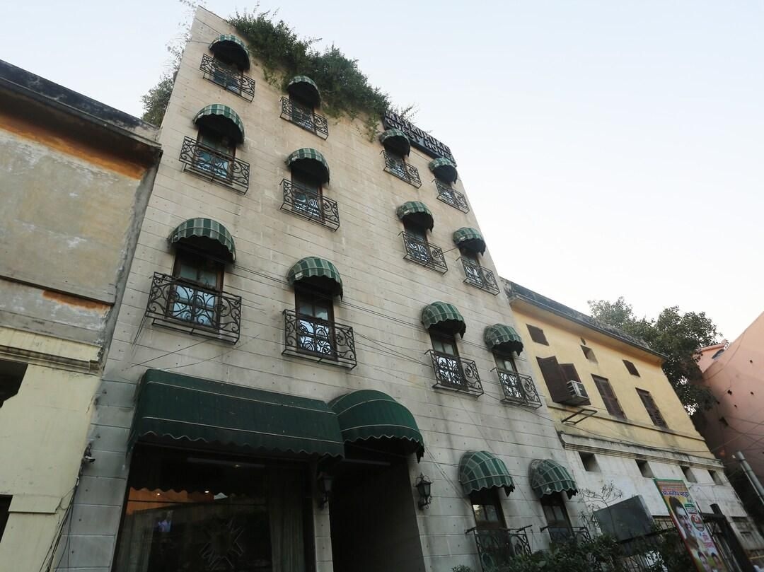 เดอะ เมโทรโพลิส เกสต์ เฮาส์ ใกล้ สถานีรถไฟใต้ดิน อาร์เค อาศรม (The Metropolis Guest House Near RK Ashram Metro Station)1