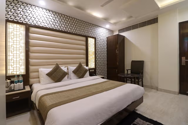 Deluxe King Room