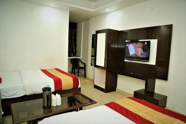 Classic Triple Room, Non Smoking, City View
