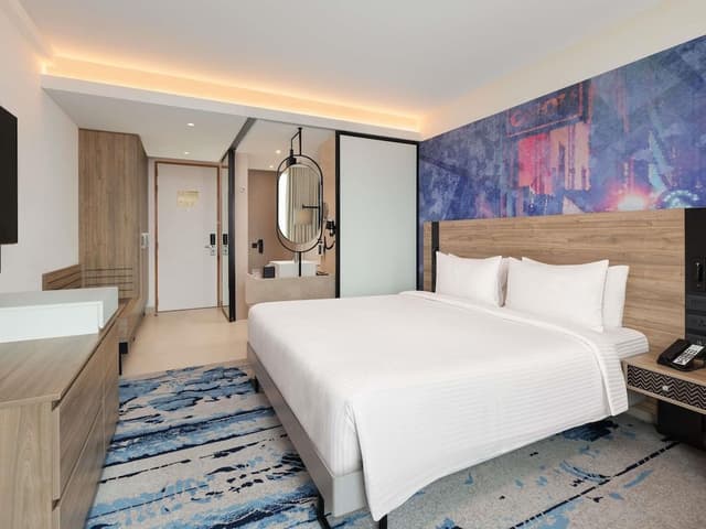 Executive Room with one King Bedroom - 15% discount on F&B