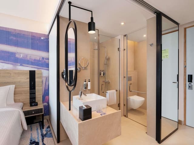 Executive Room with one King Bedroom - 15% discount on F&B
