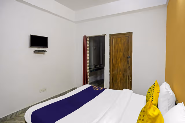 SPOT ON Room without Air Conditioning