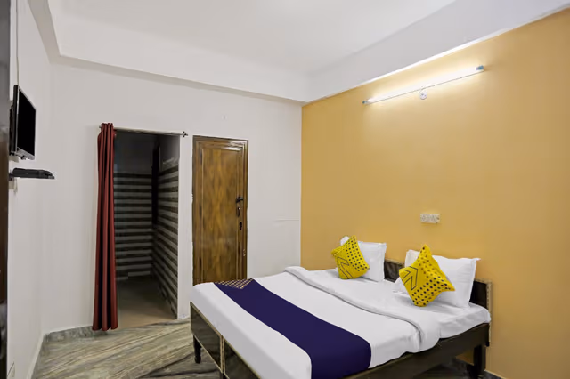 SPOT ON Room without Air Conditioning