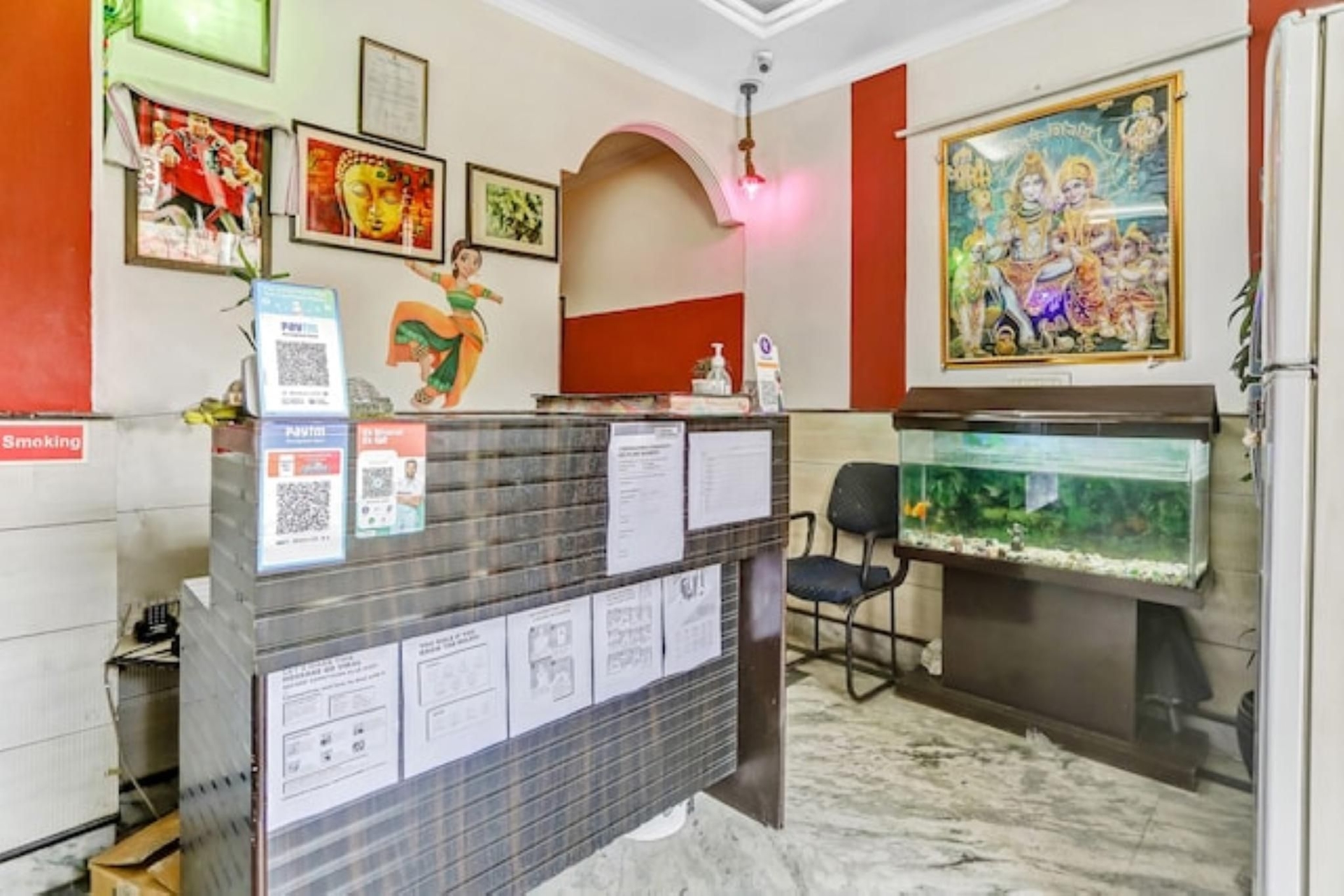 Goroomgo White Elephant Inn Noida0