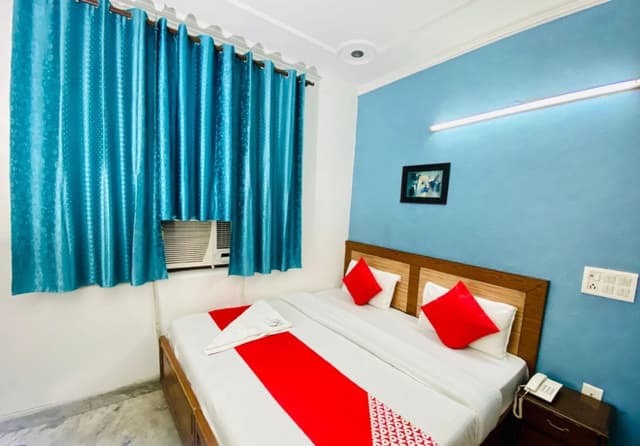Deluxe Double Bedroom