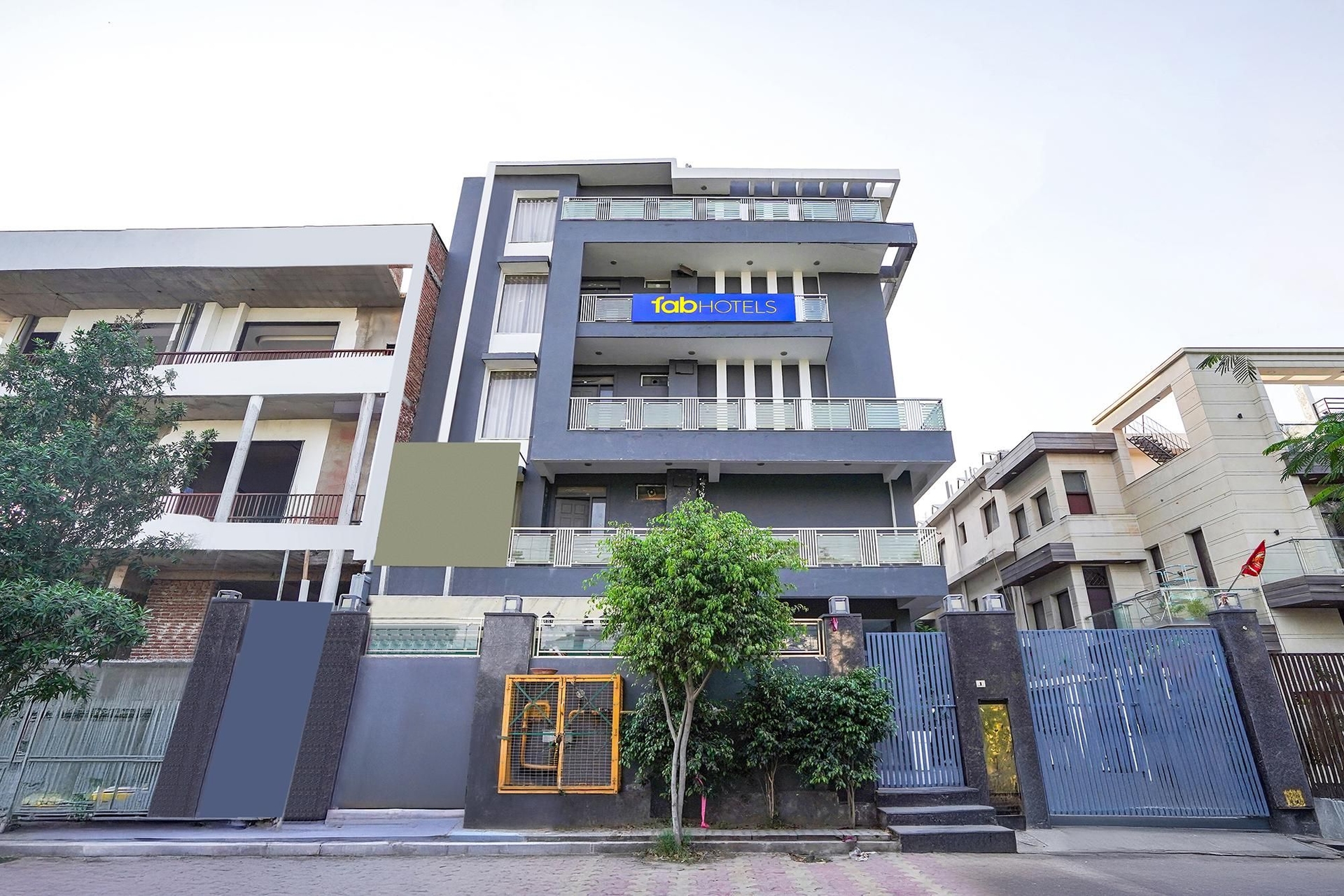 แฟบโฮเทล โนวิส สเตย์ส (FabHotel Novis Stayz)0