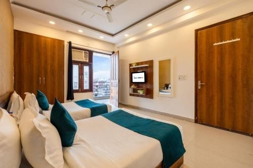 Hotel The Classic Inn Noida sector 704