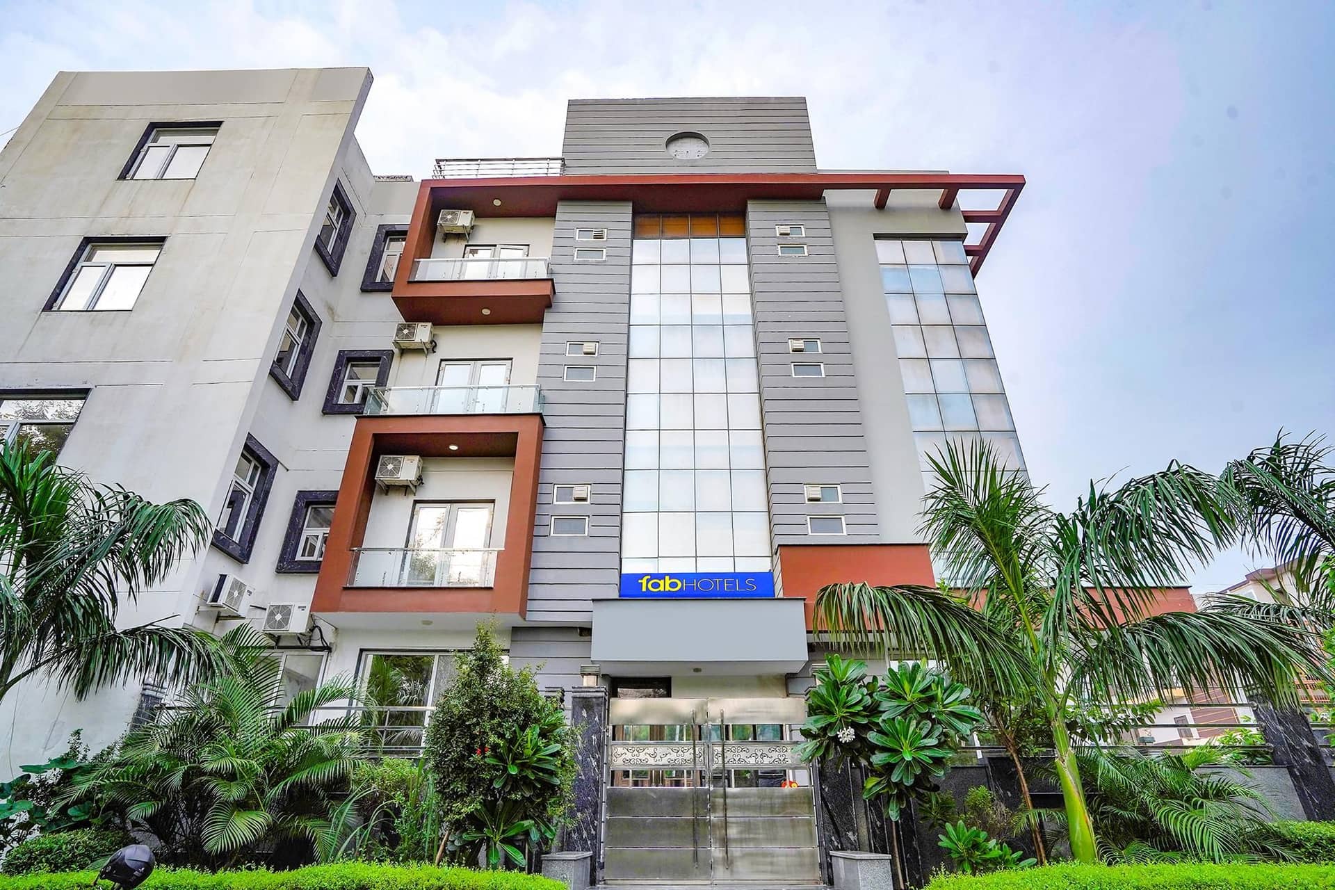 FabHotel 17 Suites - Kailash hospital FabHotel 17 Suites - Kailash hospital