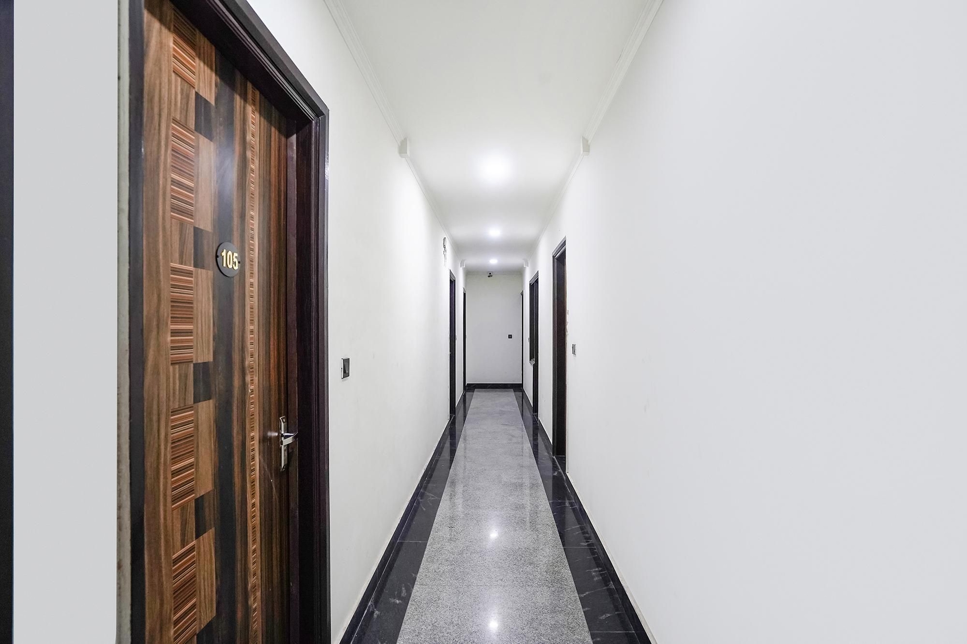 FabHotel 17 Suites - Kailash hospital4