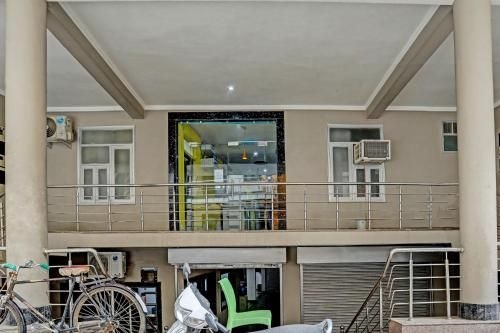 Hotel O Wamson Alpha Co living Stays4