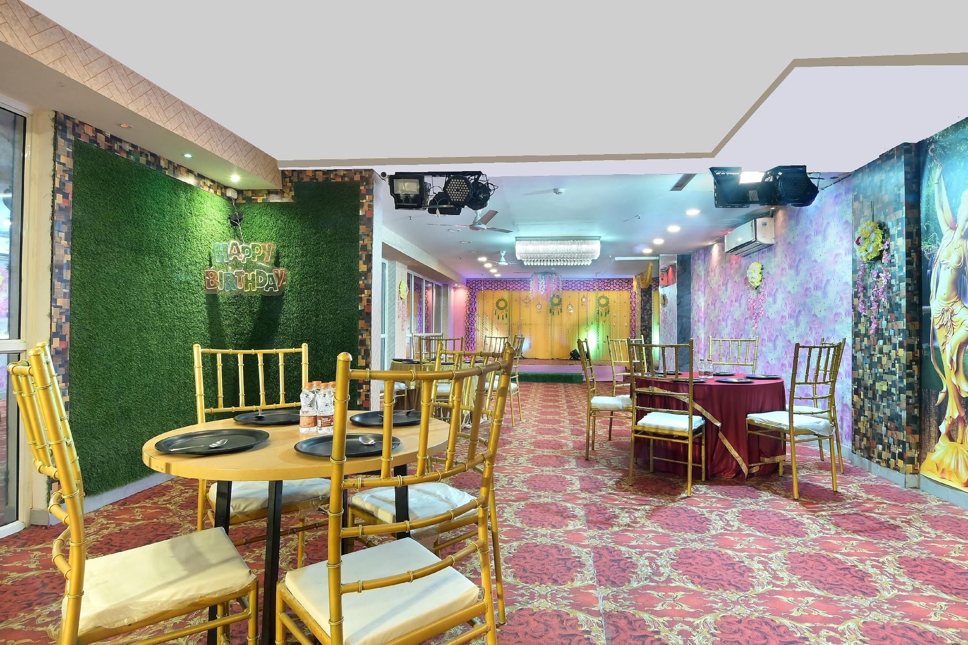 Hotel Red York at Noida Sector 63A3