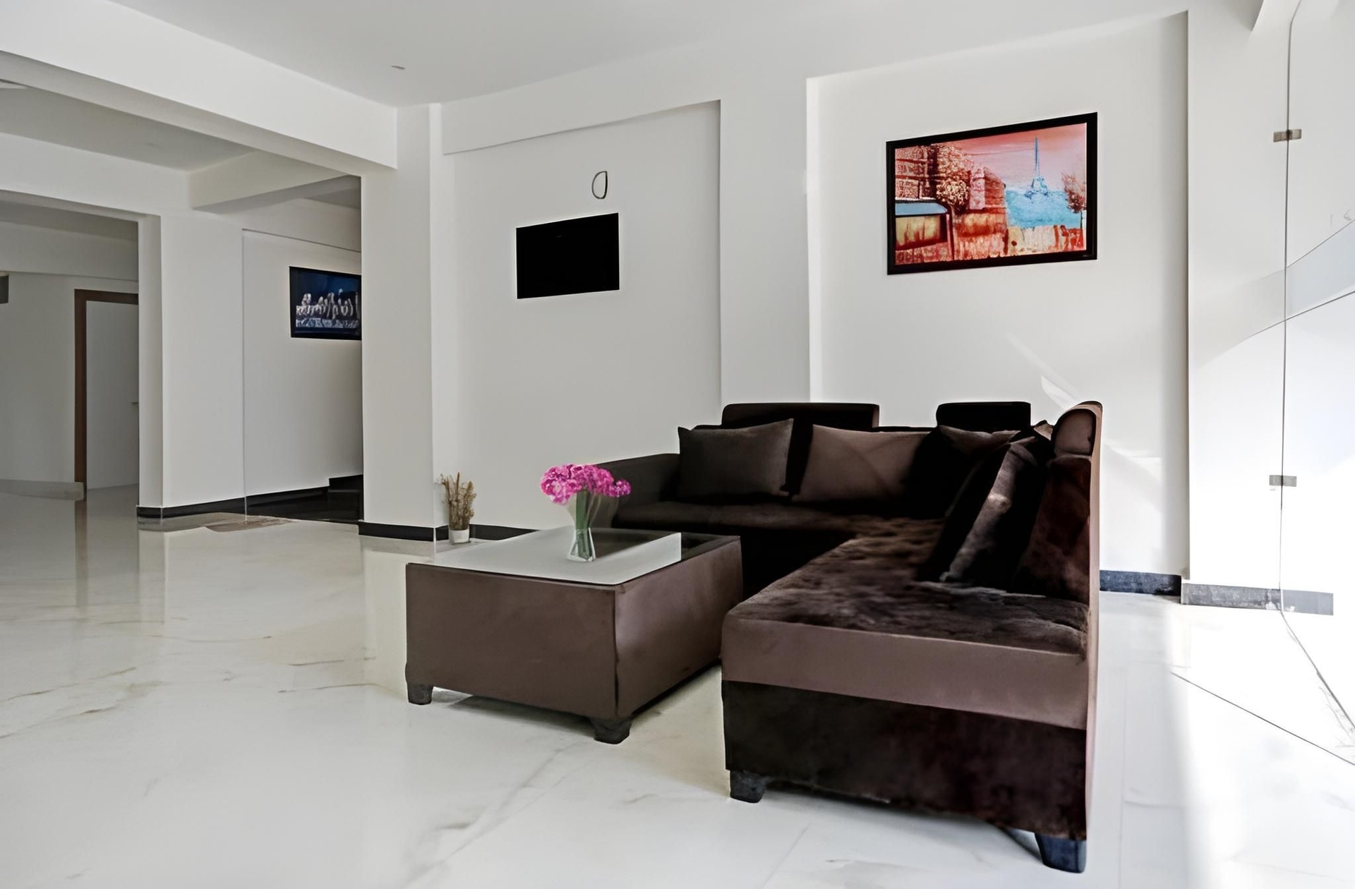 Hotel Vivaan Suites3