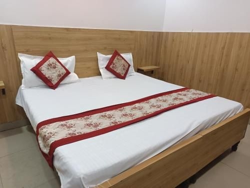 Royal Inn -1 Minutes walk Nizamuddin Railway Stn4