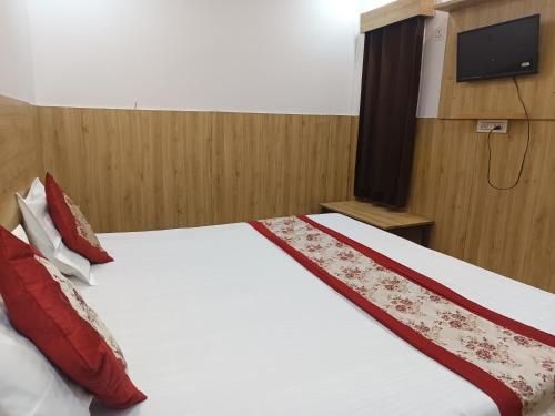 Royal Inn -1 Minutes walk Nizamuddin Railway Stn2