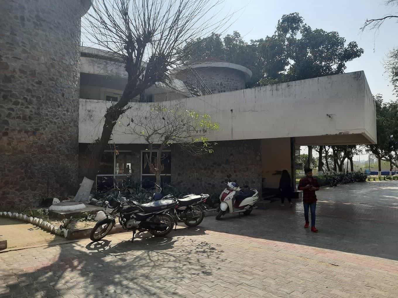Saras Tourist Resort Damdama