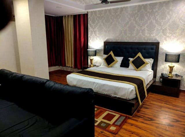 Royal Room, 1 Bedroom, Non Smoking, City View