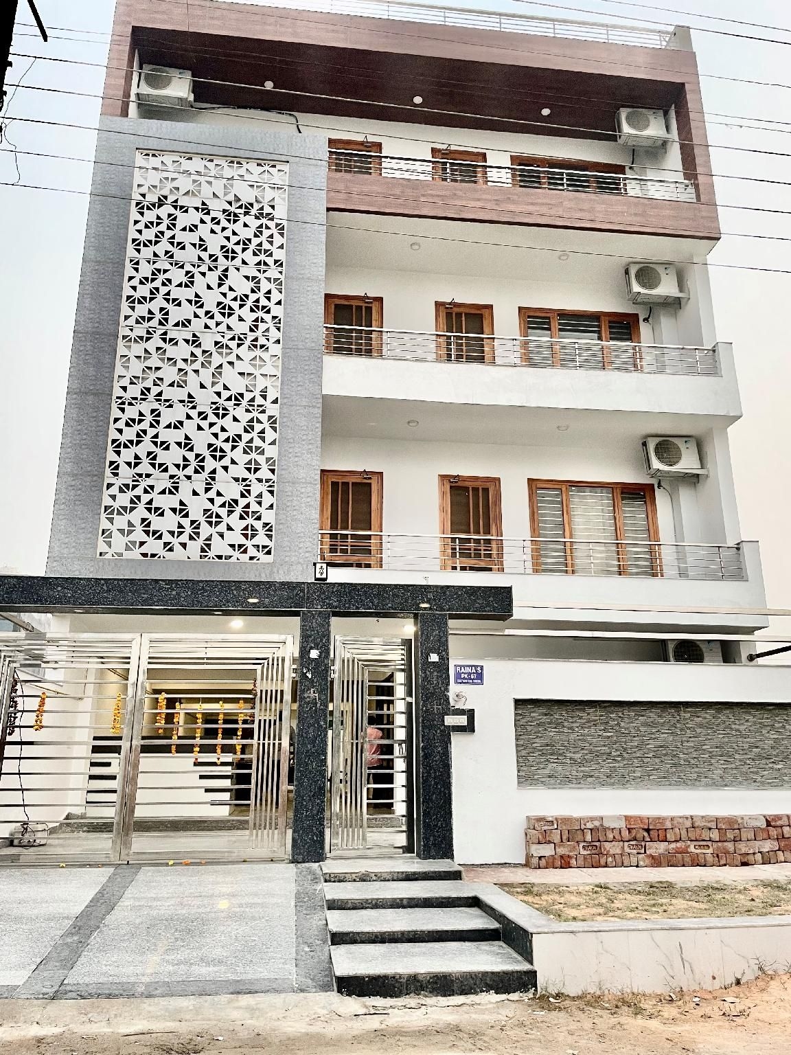 The Grand Suites - 1221