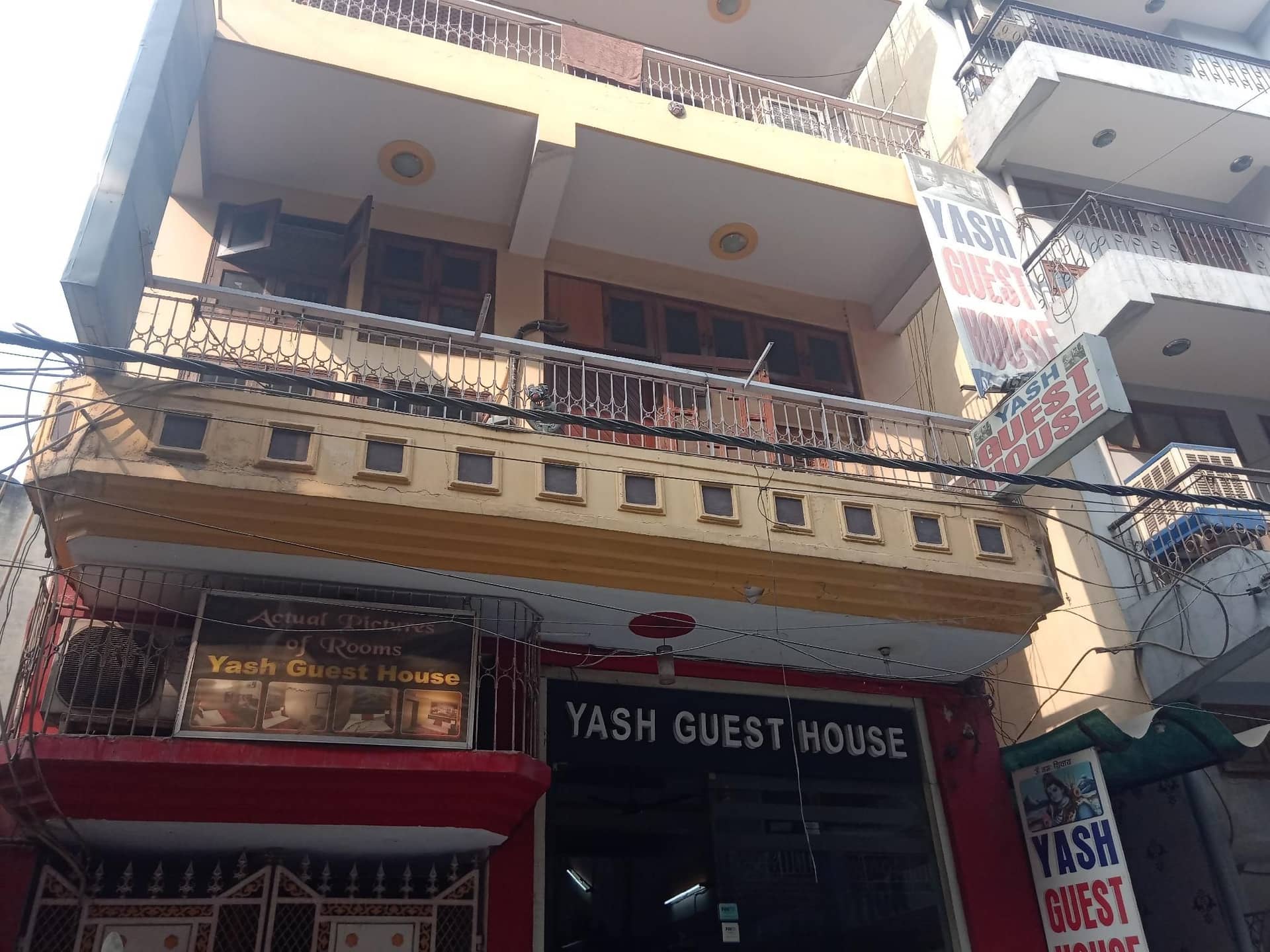 Yash Guest House @1 Min Walk Nizamudin Railway Stn Yash Guest House @1 Min Walk Nizamudin Railway Stn