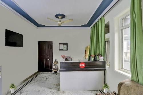 HOTEL DIAMOND TREE SECTOR 49 NOIDA NEAR PRAYAG HOSPITAL1