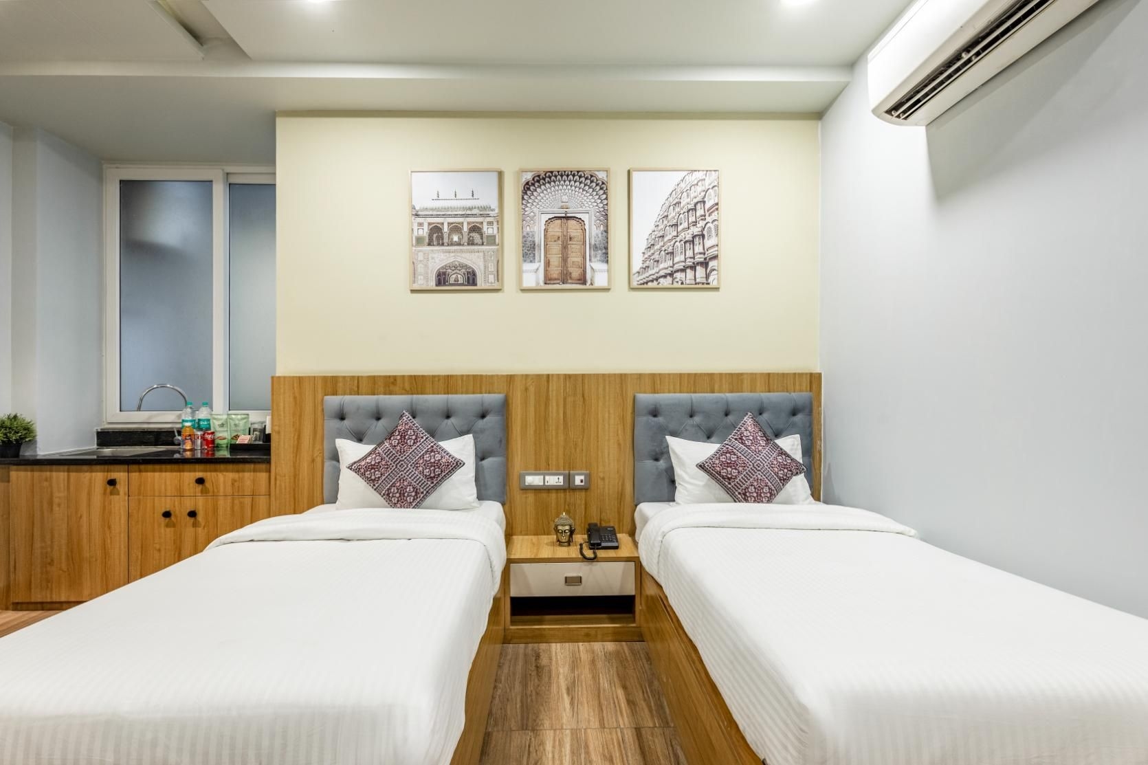 Wandr Hotel Medicity Gurugram, Near Medanta Hospital2