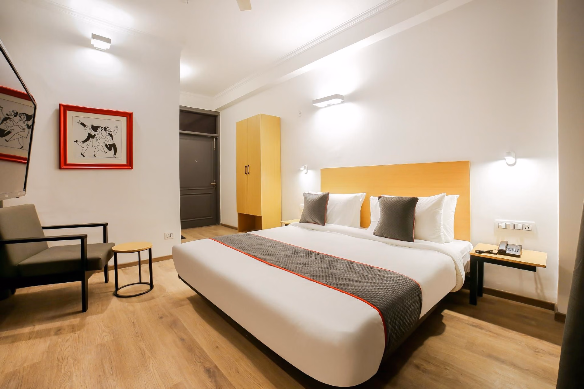Townhouse 330 DLF Phase-2 Near Leisure Valley Park3