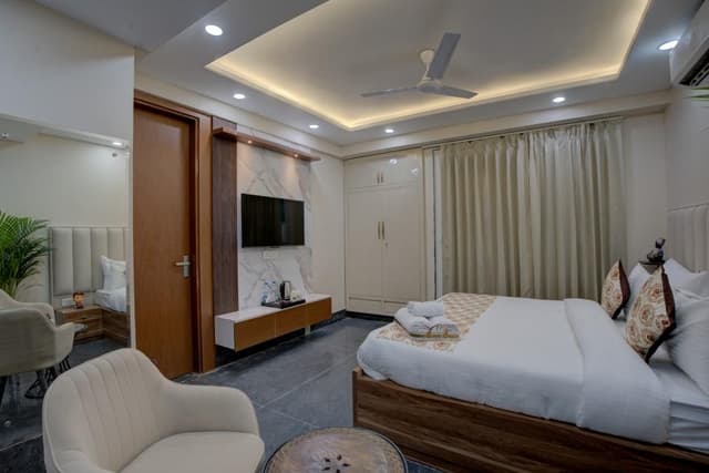 Studio Apartment